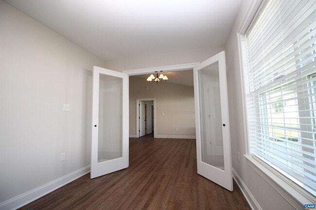 Building Photo - 179 Langley Dr