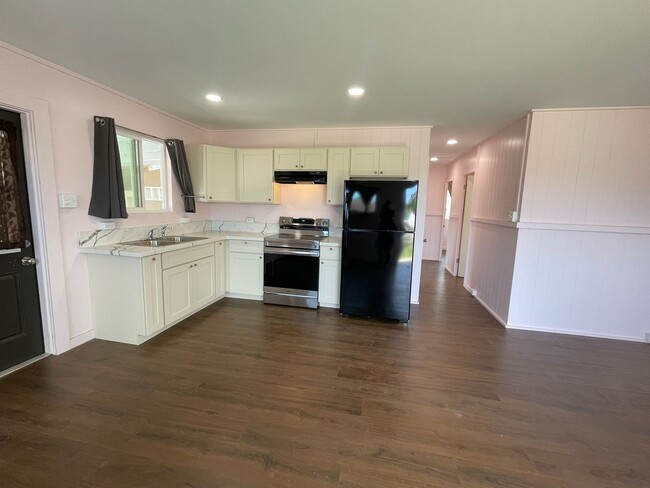 Building Photo - Brand New 3 Bedroom / 1 Bathroom Waikapu H...