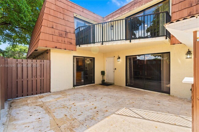 Building Photo - 1600 Coral Ave