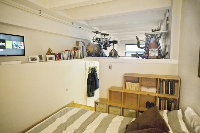 Building Photo - 12 Stoneholm St