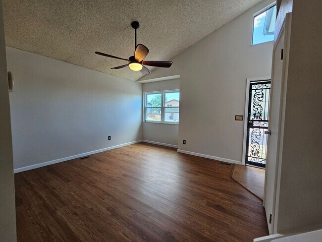 Building Photo - 4 Bed 4 Bath Home in 80911!