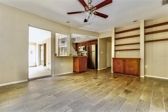 Building Photo - 1124 Danny Dr