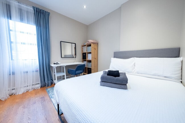 Building Photo - 5 W 101st St