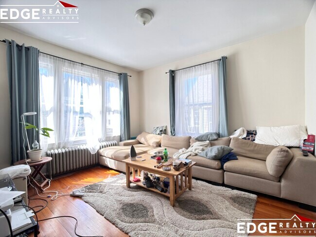 Foto del edificio - 46 Mapleton St