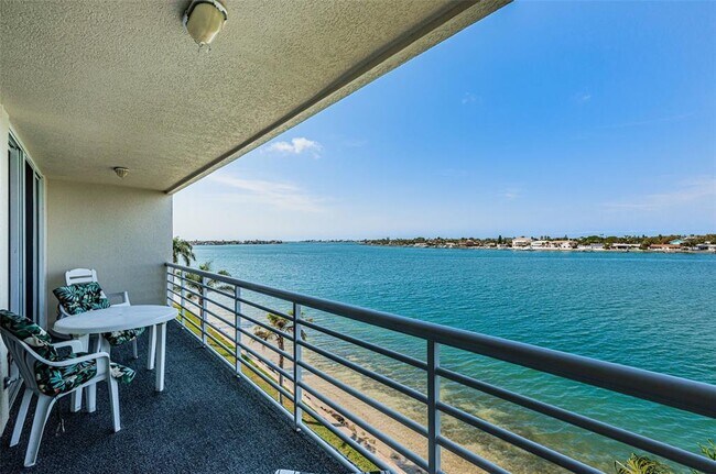 Foto del edificio - 6085 Bahia Del Mar Cir