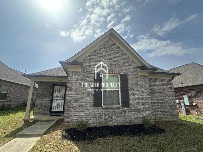 Foto principal - 5683 Falling Bark Dr