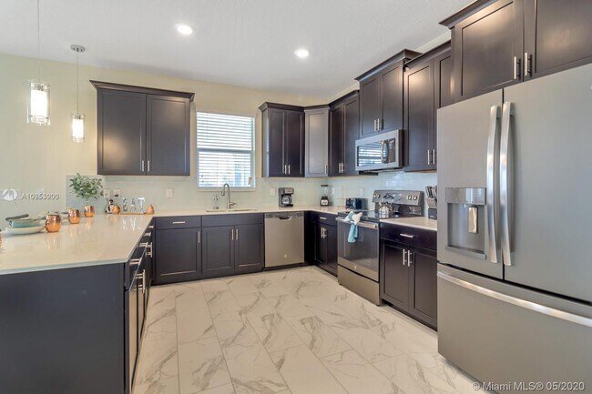 Building Photo - 1576 Maidstone Ct