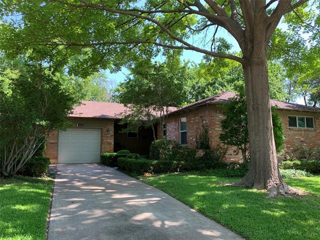 Primary Photo - 852 Berkinshire Dr