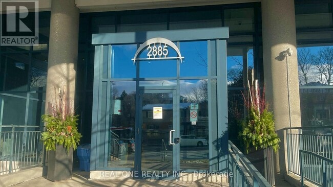 Photo du bâtiment - 2885 Bayview Ave