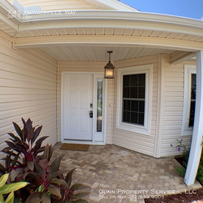 Building Photo - 3 Bedroom 2 Bath 2 Car Garage In The Villages
