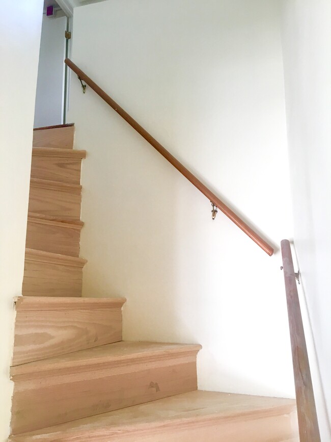Stairs upstairs - 59 Preston St