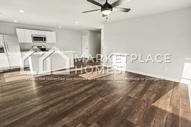 Building Photo - 87 River Rock St
