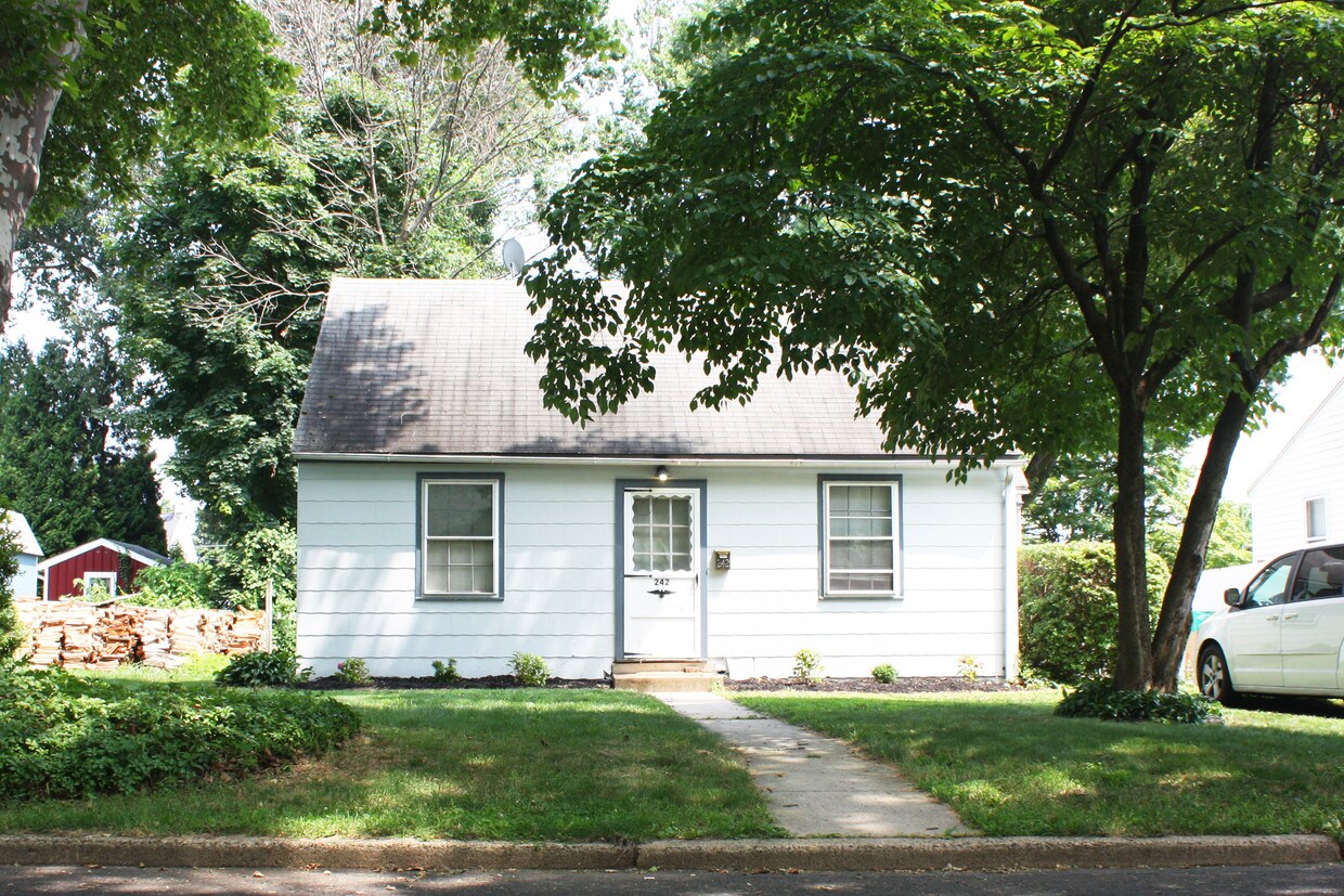 Primary Photo - 242 N Penn St