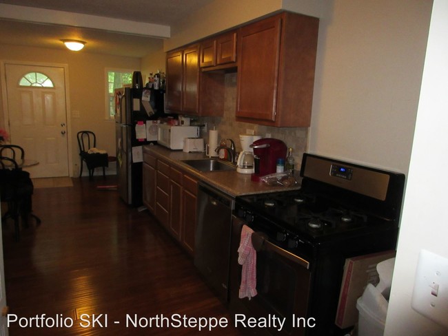Building Photo - 3 br, 2 bath Apartment - 495 Chilcote