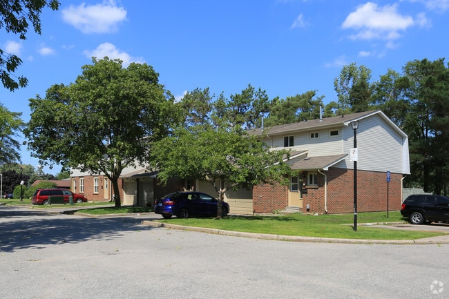 Building Photo - Tamarack Woods Townhouses