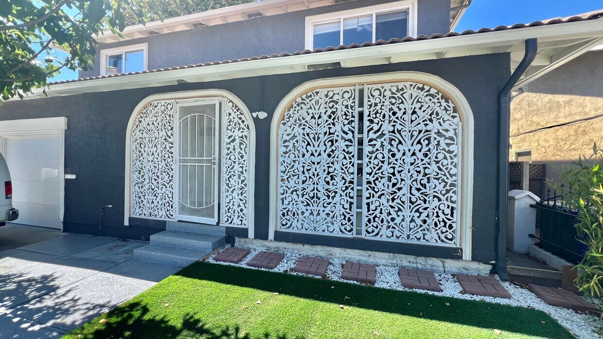Foto principal - Lovely House 4BR 2.5BA with Large Backyard