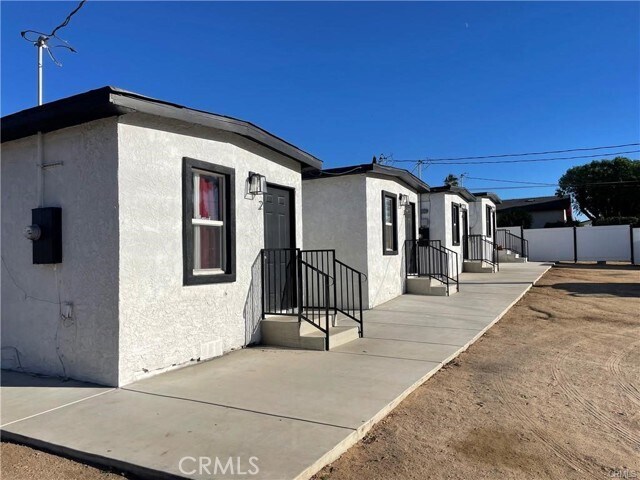 Foto del edificio - 10098 Campbell Ave