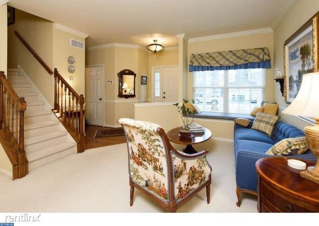 Building Photo - 3 br, 2.5 bath Townhome - 36 Kennedy Drive