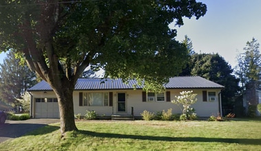 Building Photo - 53 Sunnyside Dr