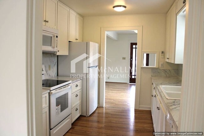 Foto del edificio - Bright 2 Bedroom 1 Bath Craftsman in Desir...