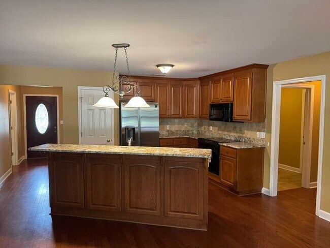 Foto del edificio - Hampton Cove home with EV Plug