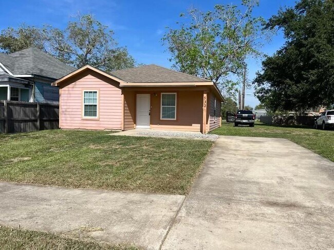 Building Photo - 532 Stilwell Blvd