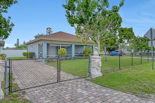 Building Photo - 4229 Bougainvillea Ct