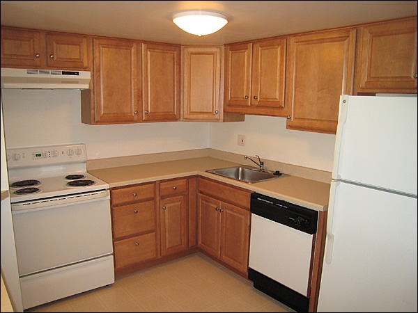 Kitchen - Devon Park Apartments