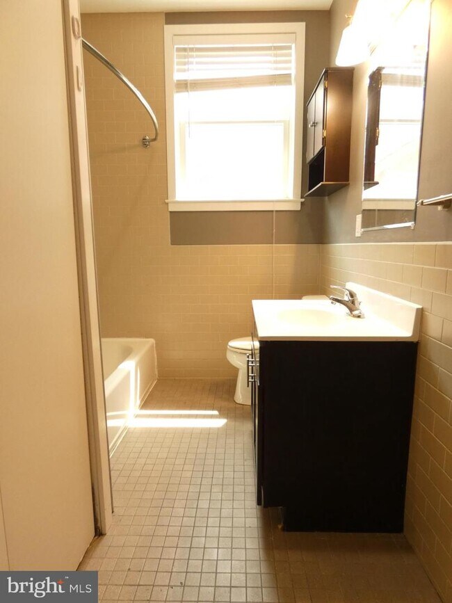 Foto del edificio - 429 N 33rd St