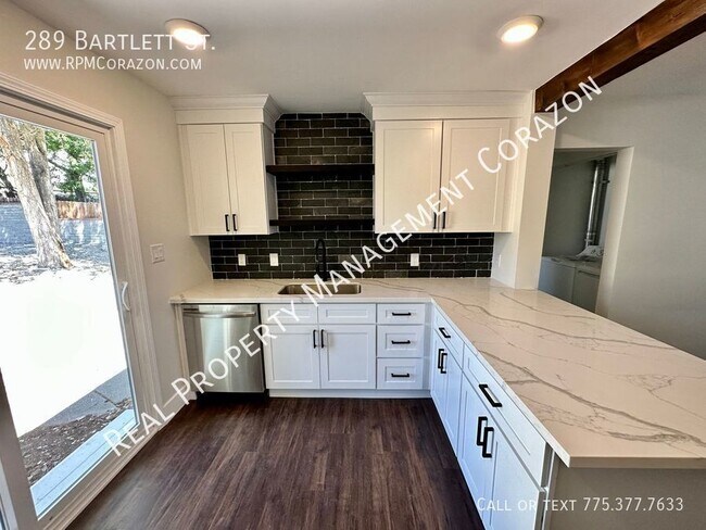 Building Photo - 289 Bartlett St