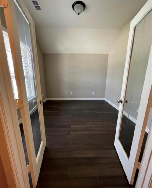 Foto del edificio - 8727 Seguin Cove Ln