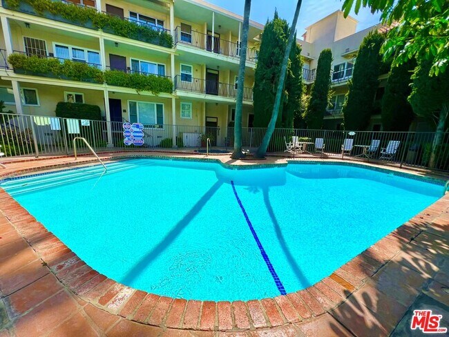 Foto del edificio - 11670 Sunset Blvd