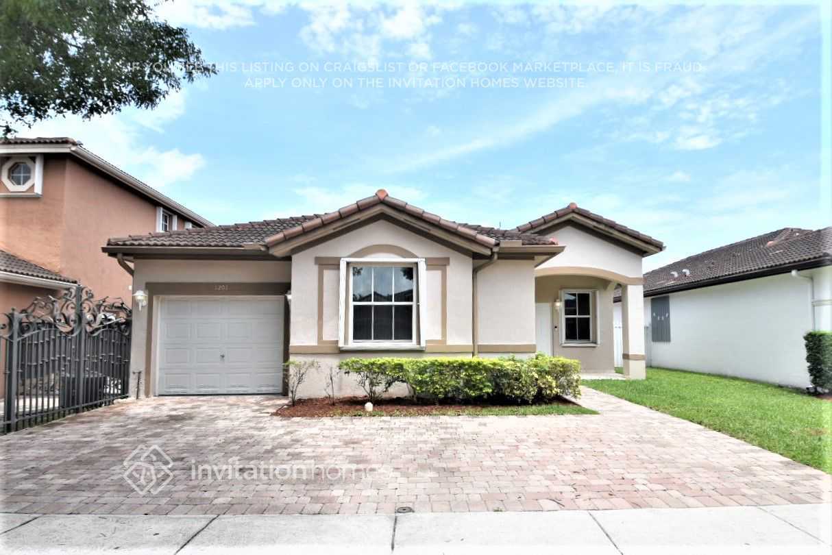 Foto principal - 1201 SW 144th Ct
