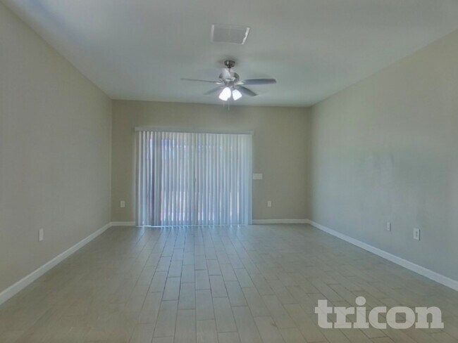 Foto del edificio - 36615 N Iberian Dr.