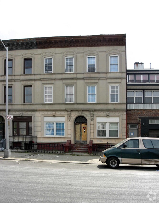 Primary Photo - 564 Saint Marks Ave
