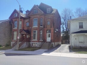 Building Photo - 156 Johnson St