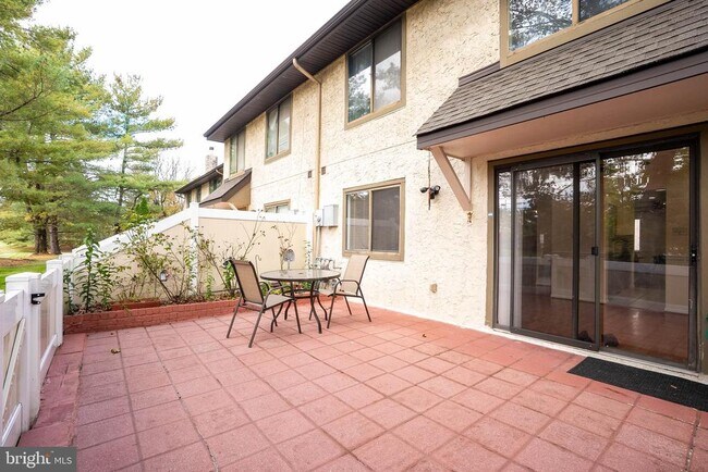 Building Photo - 29 Hampshire Dr
