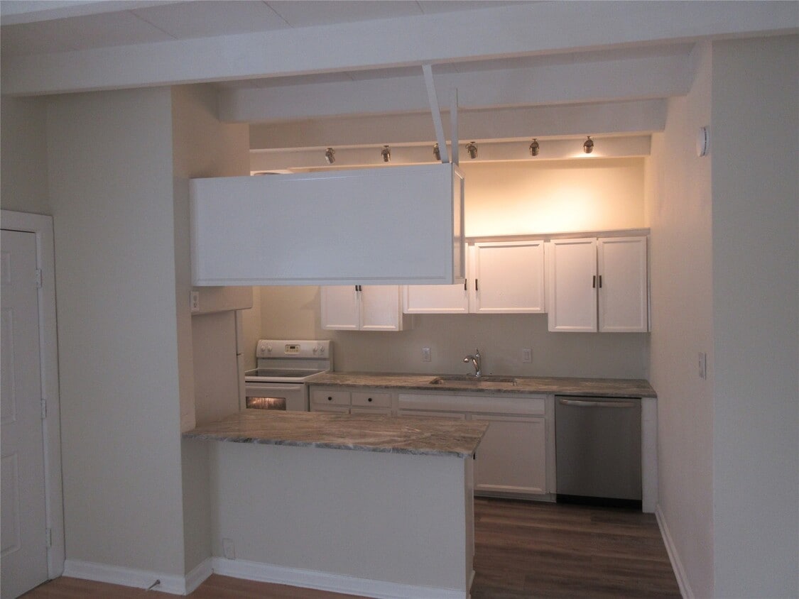 Foto principal - 216 Marshall St