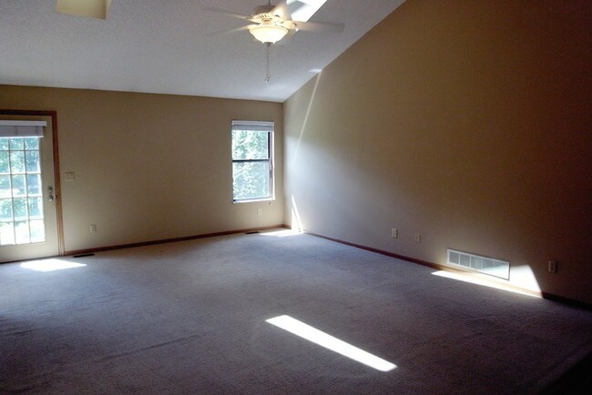 Building Photo - 861 Hunters Glen Dr