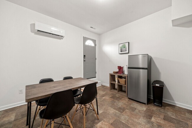 Building Photo - 255 Bond St