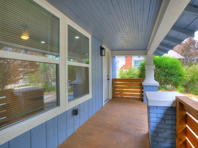 Building Photo - 64 N Gillette Ave
