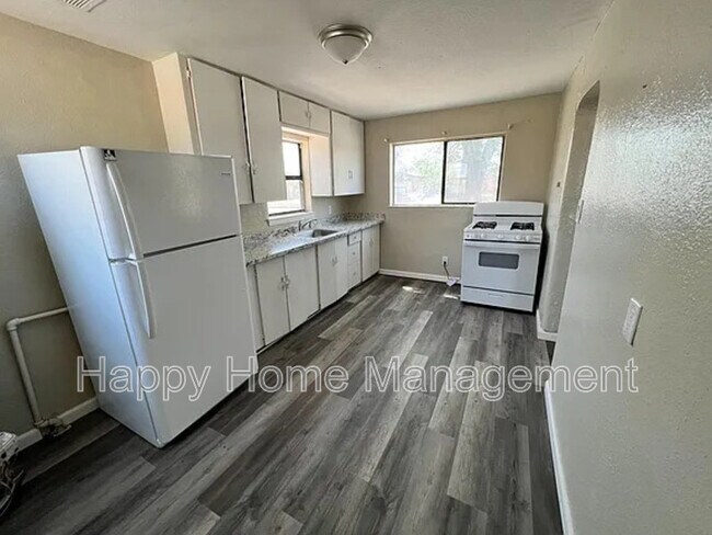 Foto del edificio - 1113 Aztec Rd NW