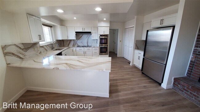Building Photo - 4 br, 3.5 bath House - 2390 Barnes Circle