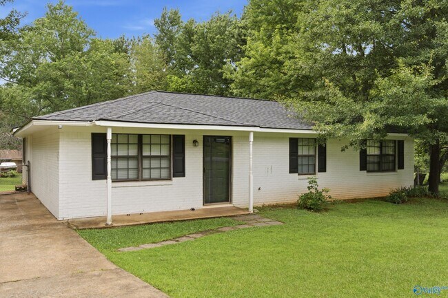 Foto del edificio - 102 Greenwood Cir