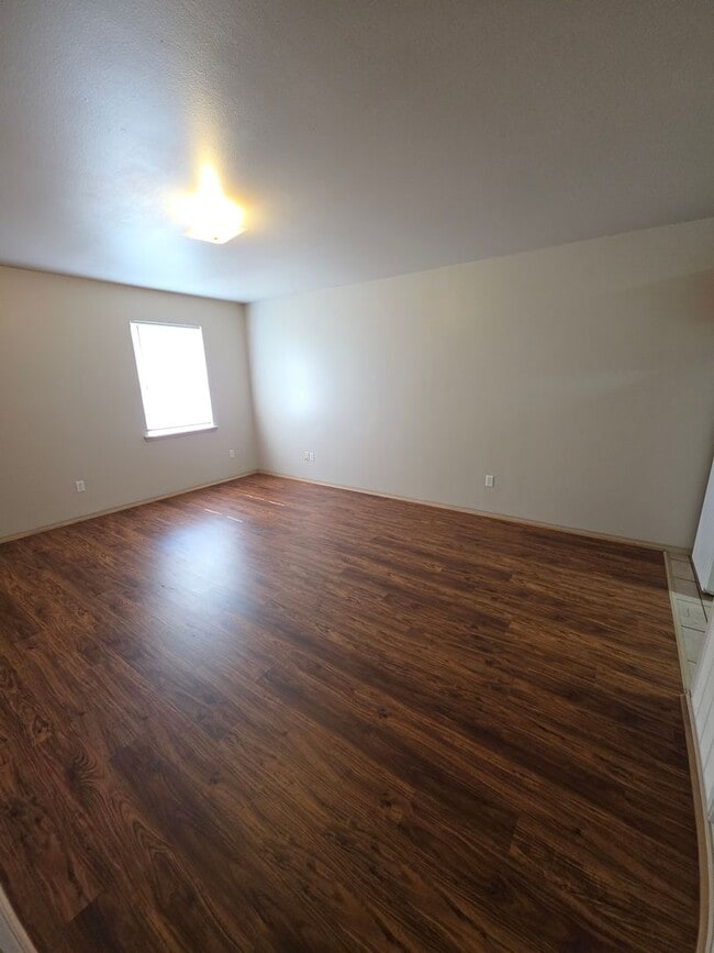 Building Photo - 822 N El Paso Ave