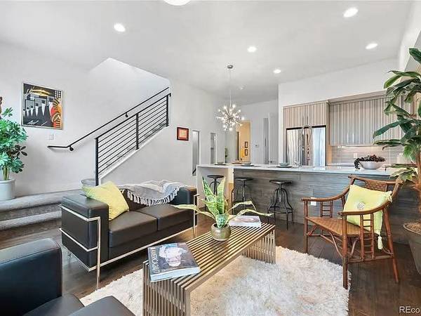 Foto del edificio - 3038 Wilson Ct