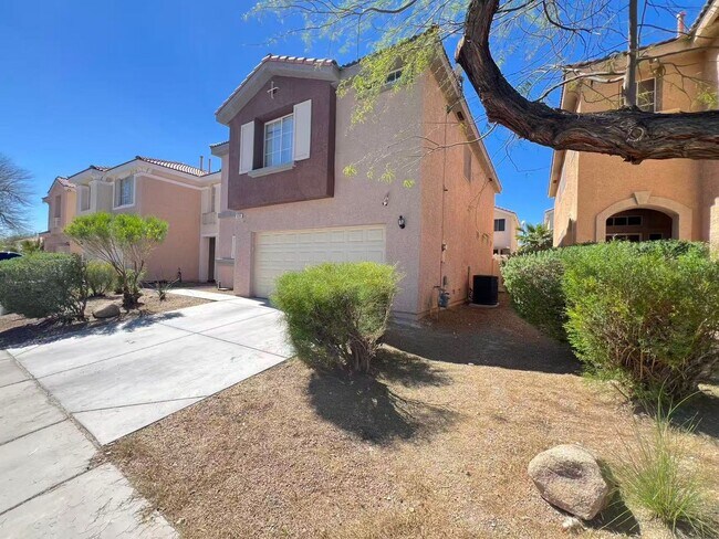 Building Photo - Beautifully updated home