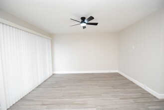 Building Photo - 2515 Yoakum Blvd