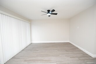 Building Photo - 2515 Yoakum Blvd