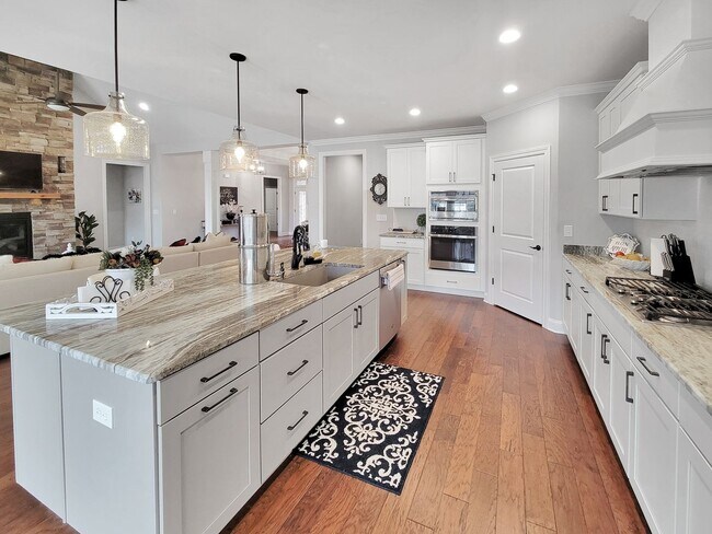 Foto del edificio - Gorgeous 3 Bedroom, 3 Bath Home Built in 2021- Madison, Alabama